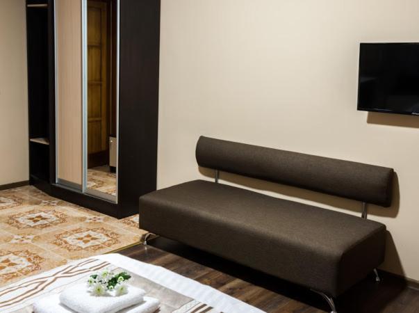 Hotel 7/24 布罗伐利 外观 照片